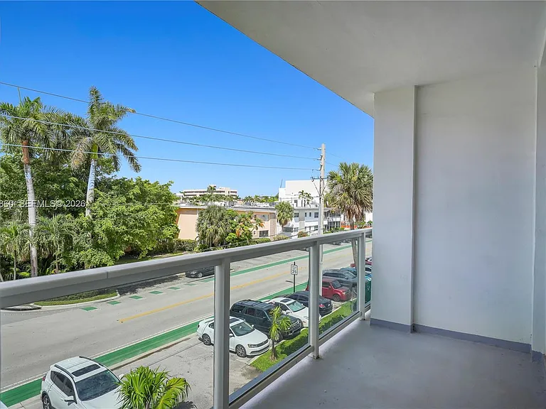 9381 E Bay Harbor Dr #301N — Photo 31