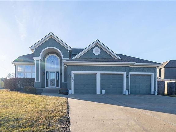 2nd image of 18002 Rollins Dr