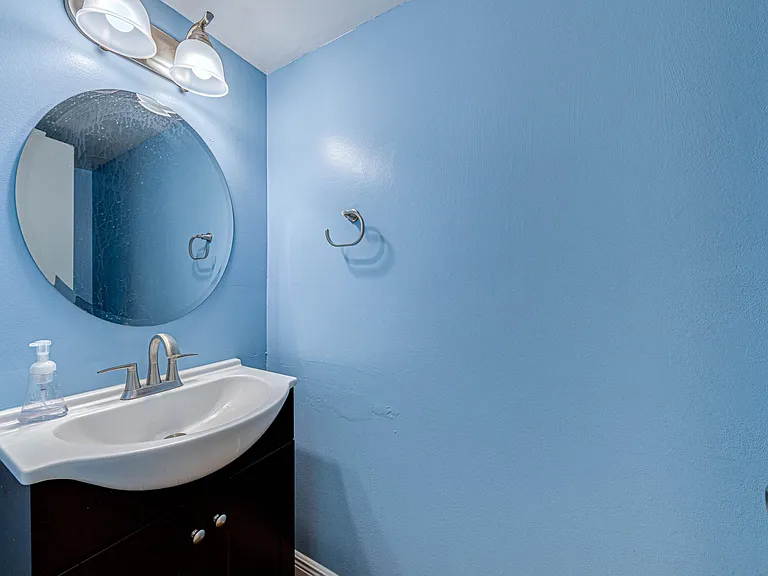 1241 Saint Andrews Dr — Photo 32