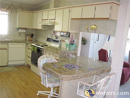 Cupboards, closets and granite counters!