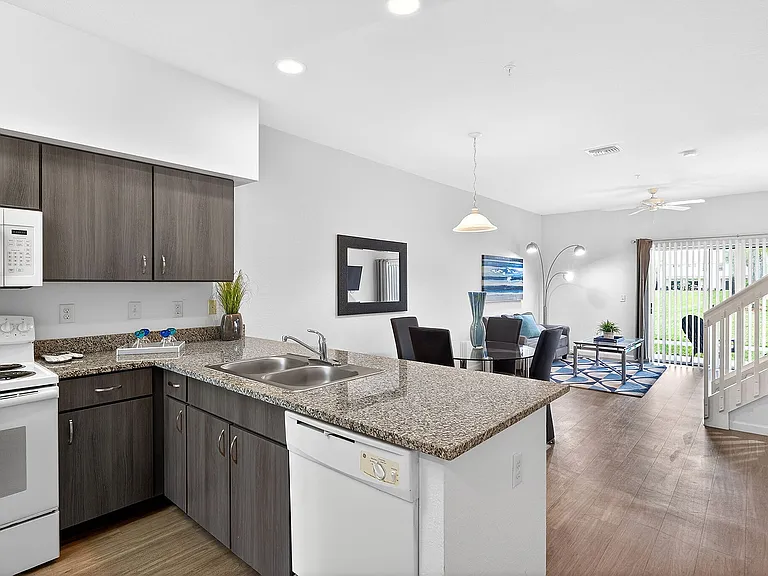 Mirage Bay Apartments — Photo 34