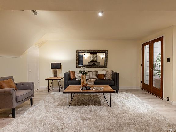 4th image of 2423 Buchanan St #B