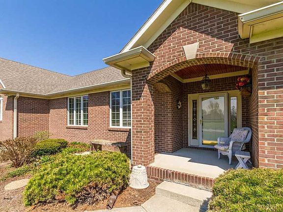 2nd image of 2812 W Creekview Dr