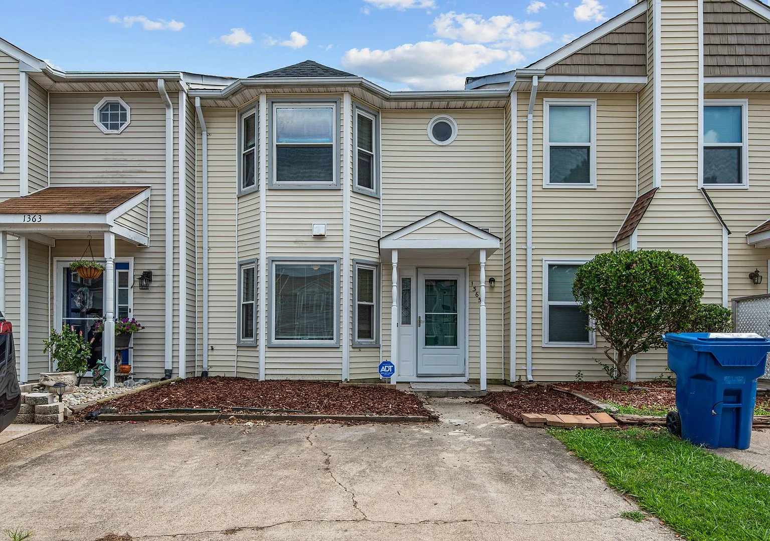 Virginia Beach Townhome — Photo 1
