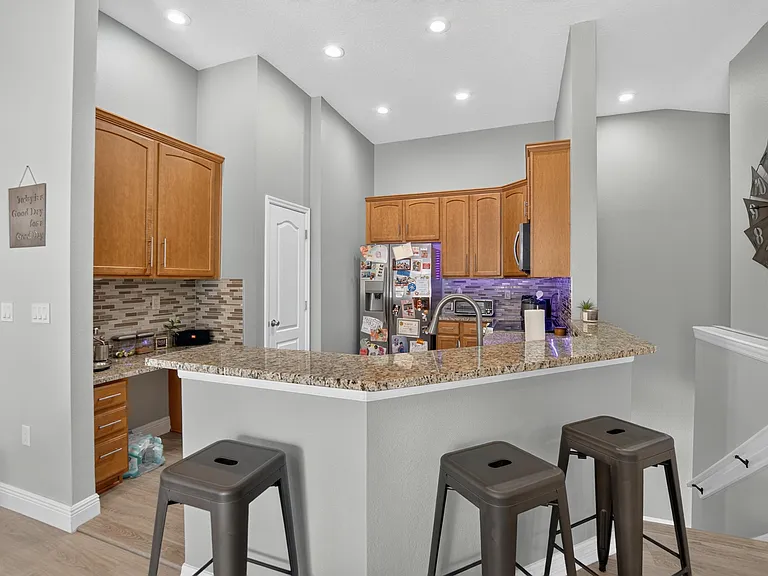 6746 Breezy Palm Dr — Photo 10