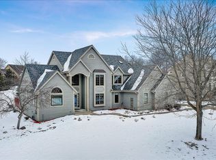 N27W26060 Steeplechase Dr, Pewaukee, WI 53072