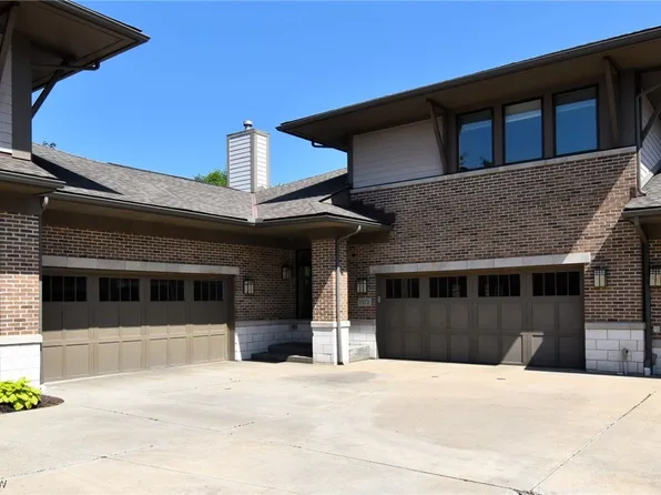 1372 Slate Ct, Cleveland, OH 44118