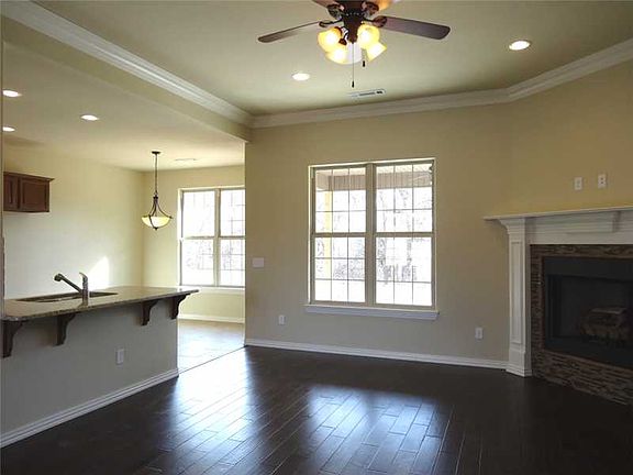 2nd image of 3401 SW Briar Creek Ave