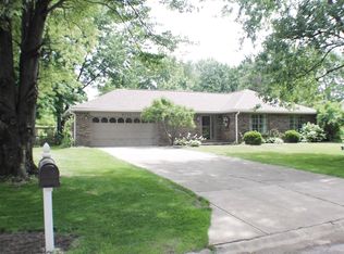 8713 Gillingham Ln, Fishers, IN 46038