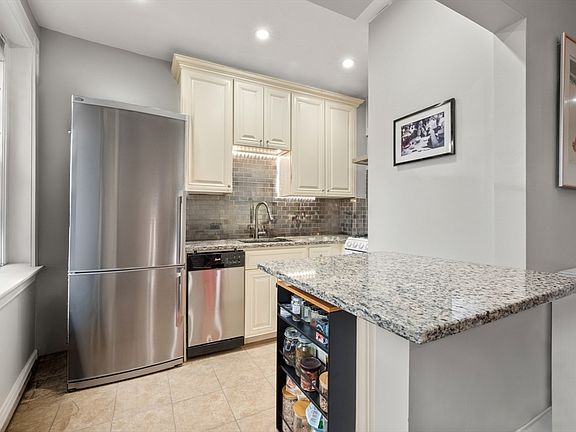 5th image of 80-80A W Cedar St #4