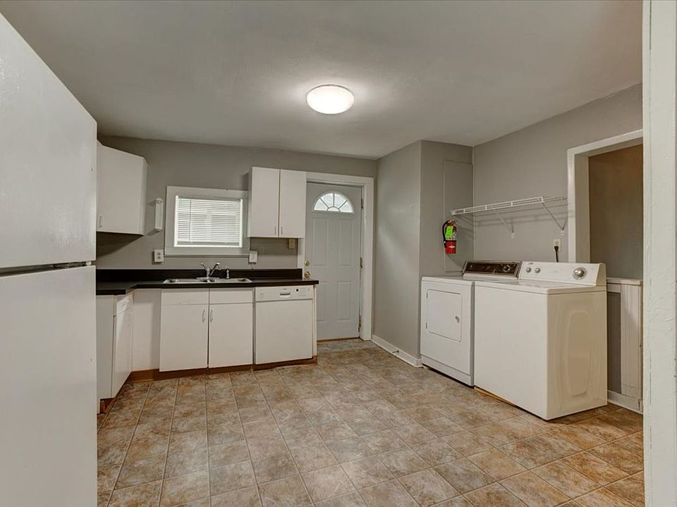 1st image of 317 13th Ave W