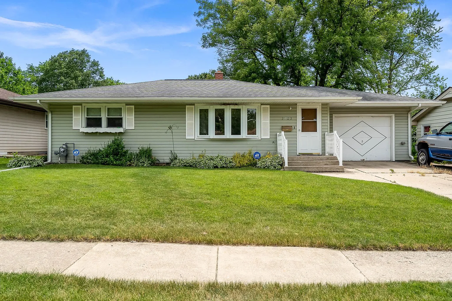 3725 Connecticut Dr photo 1