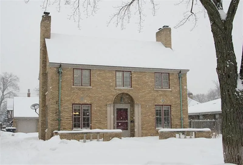 2019 E Madison St photo 1
