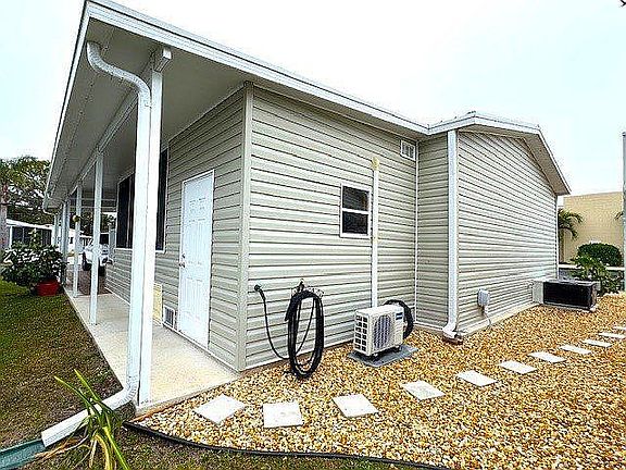 5th image of 102 Southwinds Dr