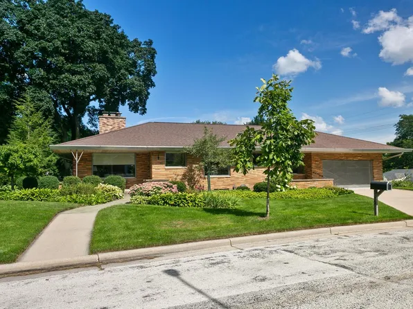 3202 North Knoll TERRACE, Milwaukee, WI 53222