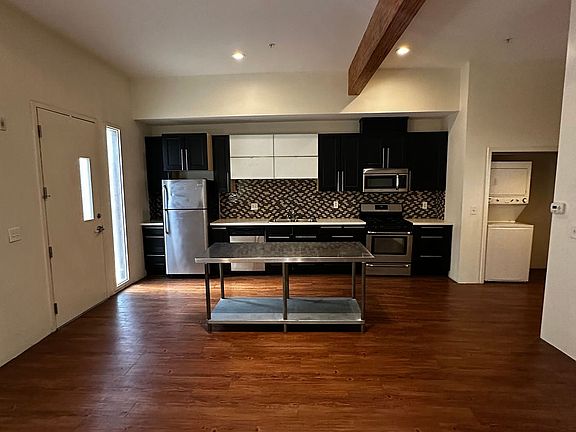 3rd image of 1612 19th St Unit 8