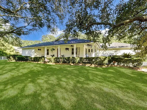 9550 Lake Conroe Dr, Conroe, TX 77304