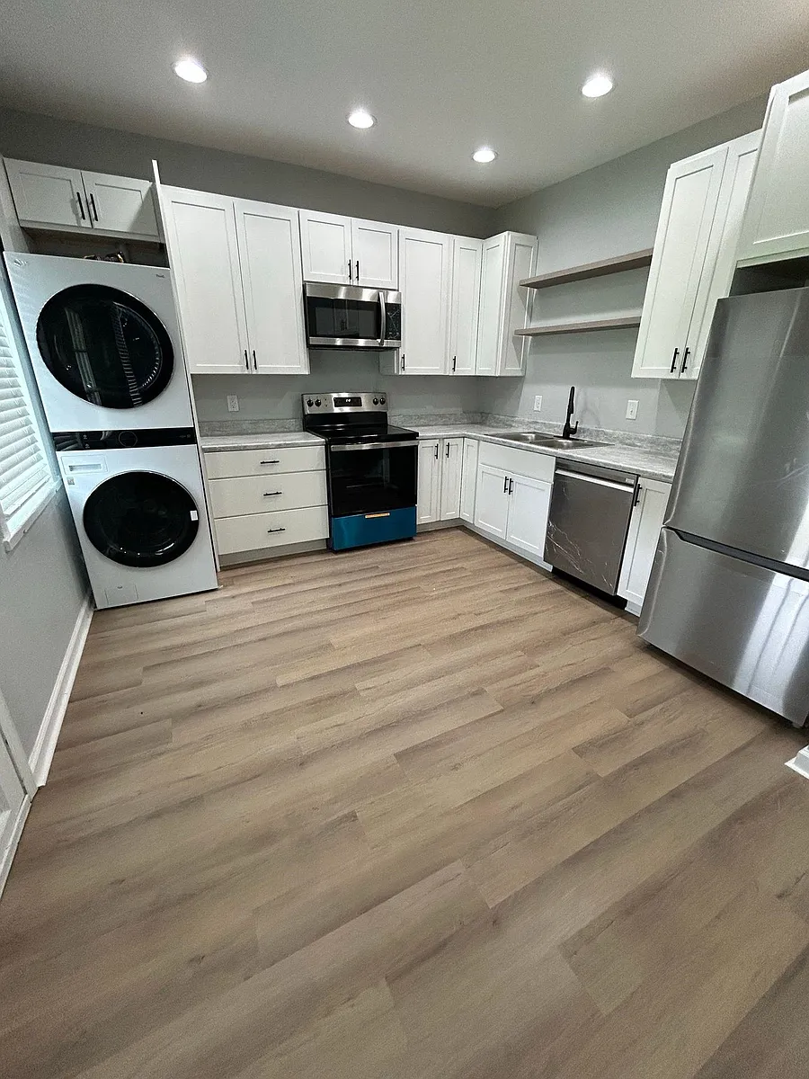 Building Photo - 98 Lee Ave #B