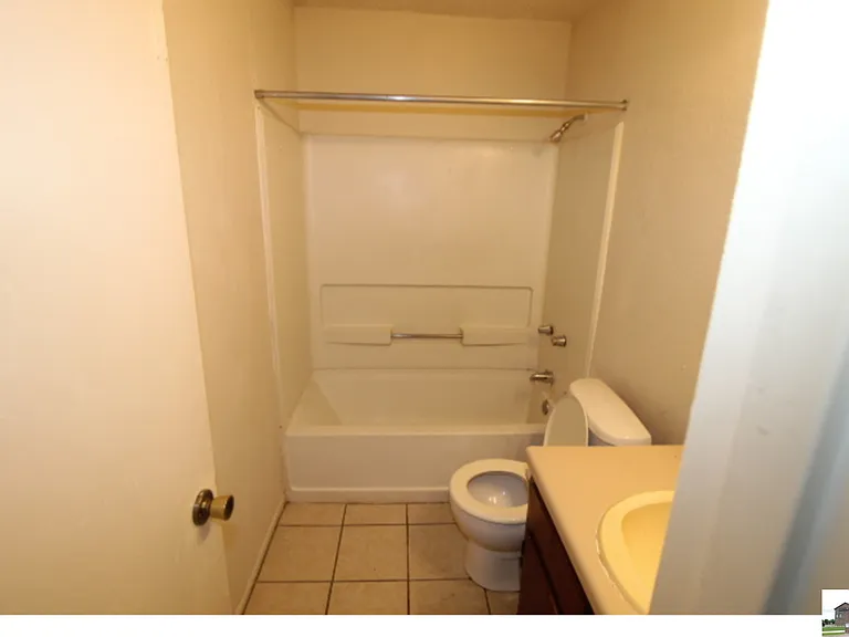 304 Erby Ave #A — Photo 16
