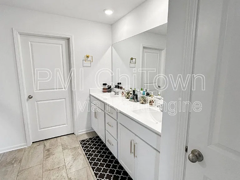 765 Kentshire Cir — Photo 17