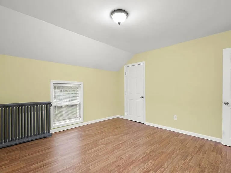 10 Cottage St #10 — Photo 23