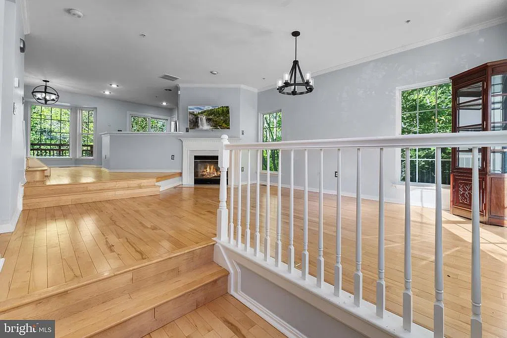 4 bed, 3.5 bath, 1280 sqft, $3,500 — Photo 3