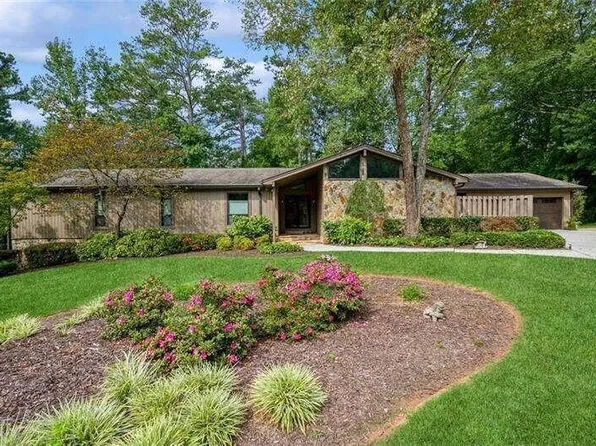 230 Brandon Pl, Sandy Springs, GA 30328