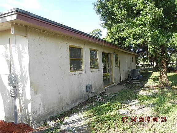 5th image of 265 N Country Club Dr