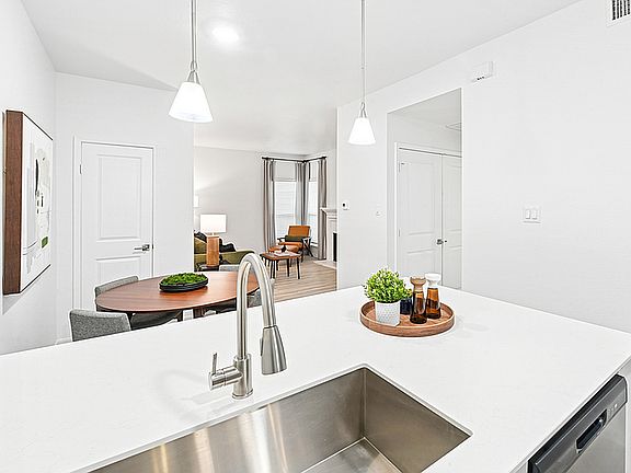 2nd image of 2523 Ohio Dr #40-4001