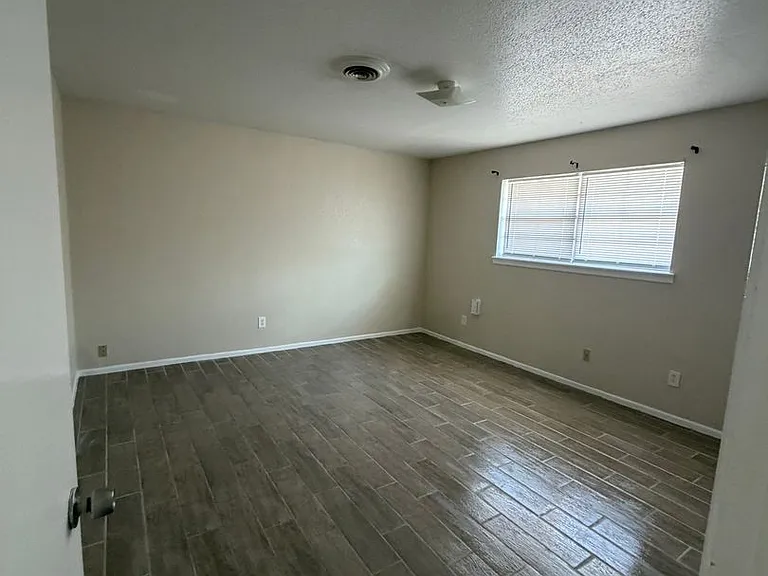 600 E Sunset Dr — Photo 9