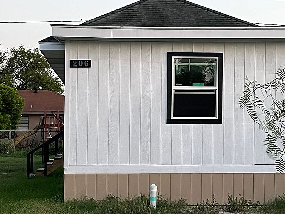 4th image of 206 Sally Ave