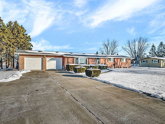 3rd image of 1681 N 33rd Rd