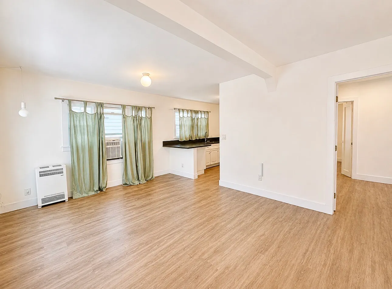 2 bed, 850 sqft, $3,350 — Photo 4