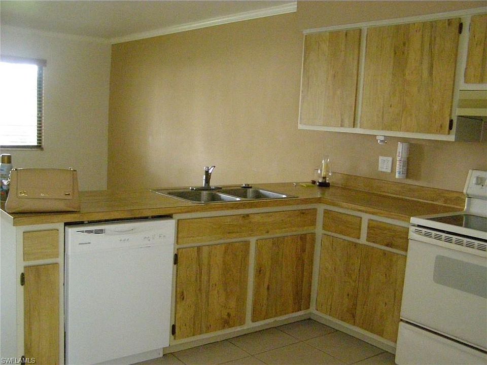 2nd image of 815 Victoria Dr APT 109