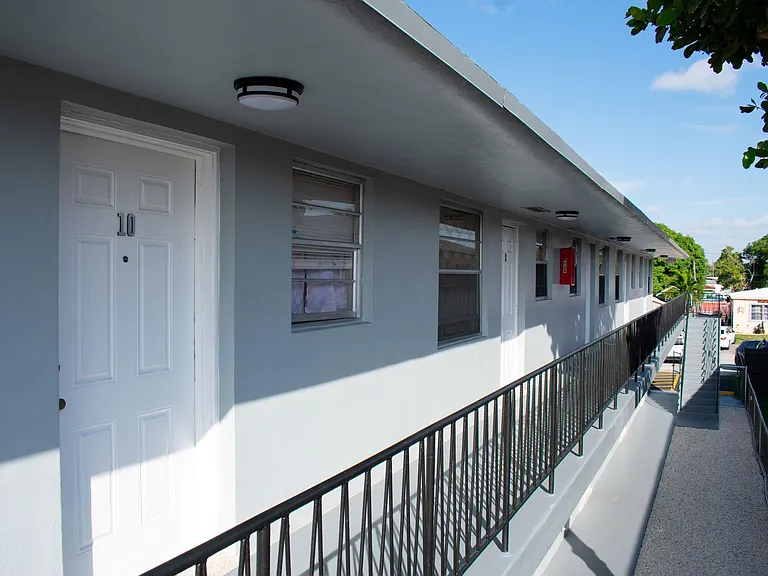 Tito Apartments — Photo 3