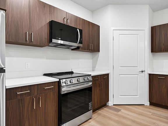 5th image of 983 W State St #11561507