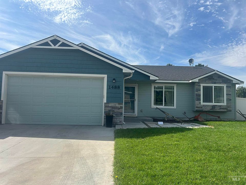 1st image of 1488 Crest Way