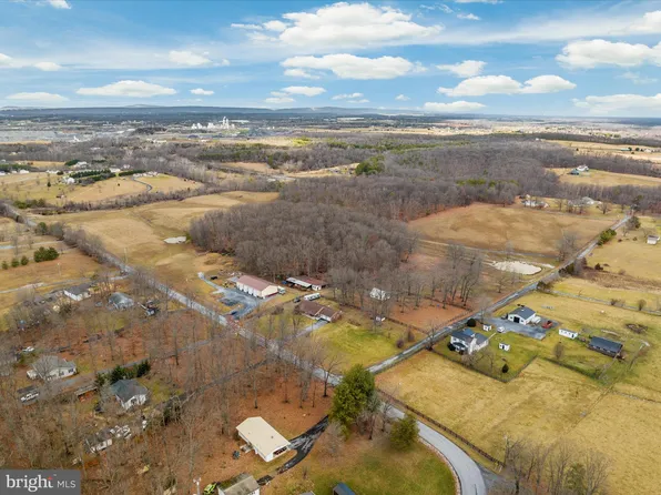 961 Gun Club Rd, Stephenson, VA 22656