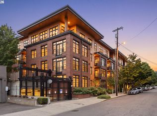 2350 NW Savier St #B214, Portland, OR 97210