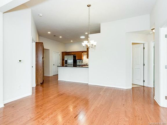 4th image of 2304 Coltsview Ln Unit 2304