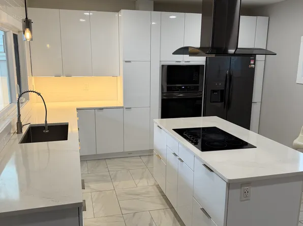 (undisclosed Address), Pawtucket, RI 02860