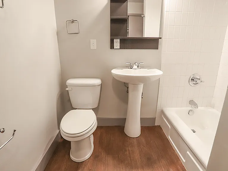 Altair Apartments — Photo 41