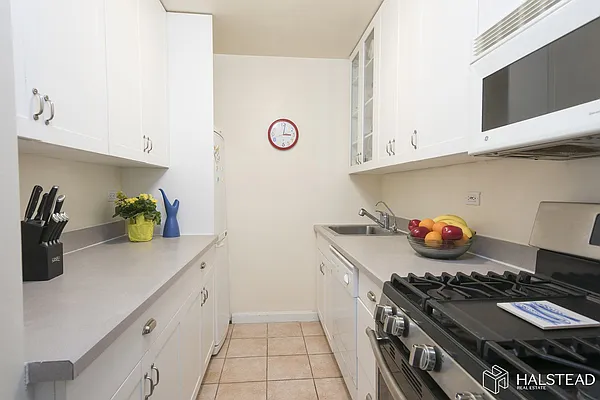 Sold by Halstead Real Estate | media 2