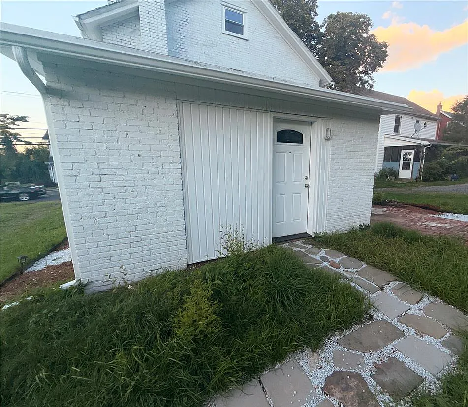 6064 Main St — Photo 2