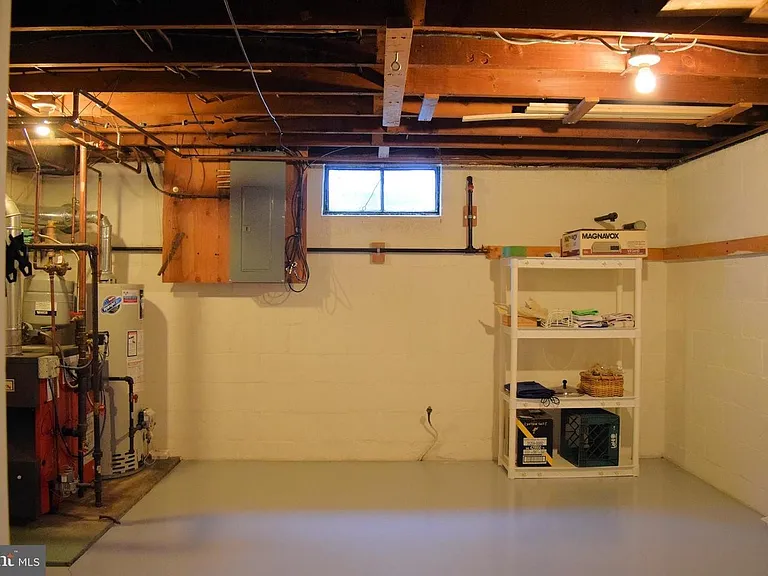 847 E Maple St — Photo 21
