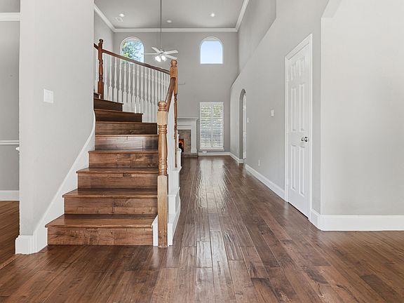 3rd image of 1300 Brimwood Dr