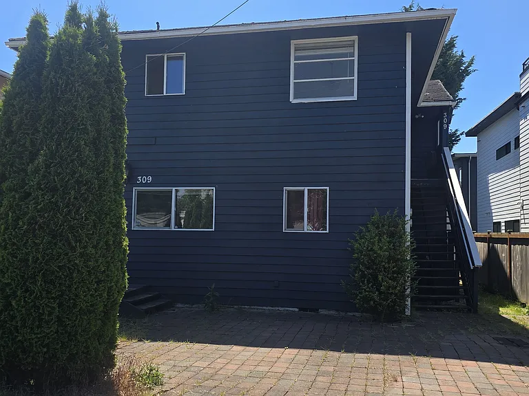 309 2nd Ave S #A — Photo 3