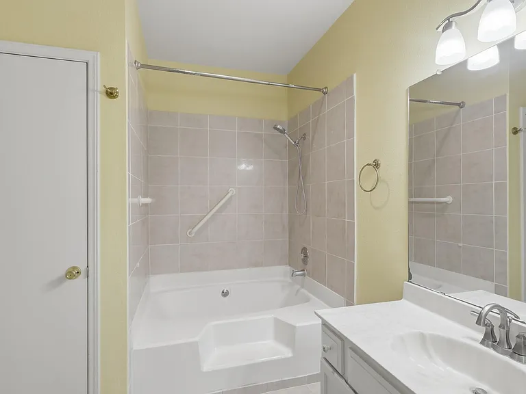 506 Wilcrest Dr #506 — Photo 15