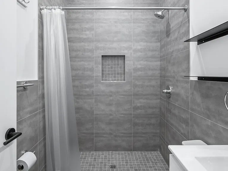 529 Monroe St — Photo 12