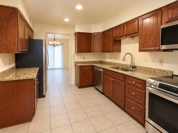 8357 Nairn St, Houston, TX 77074